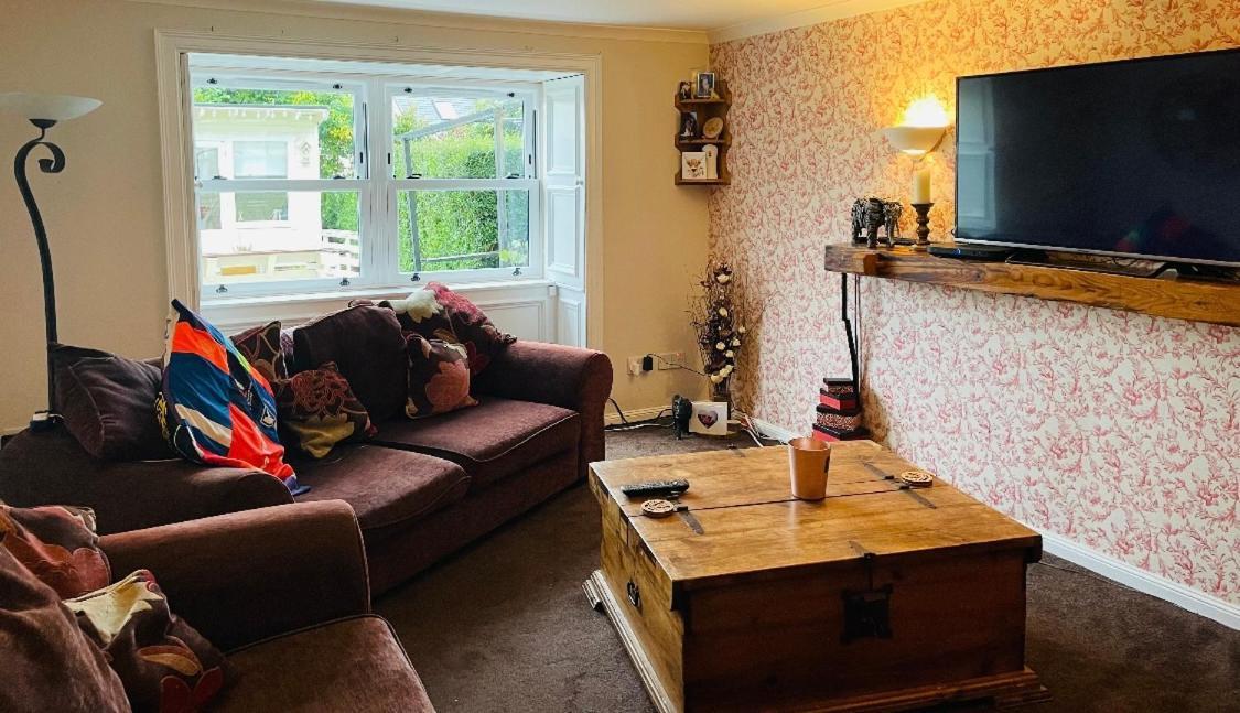 Country Home Near The Airport Edinburgh Bagian luar foto